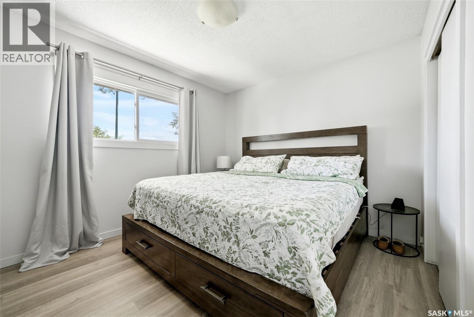 28 Cameron CRESCENT - 14