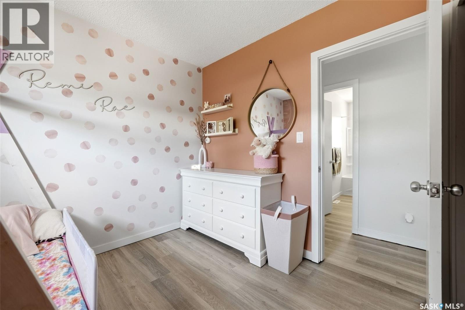 28 Cameron CRESCENT - 18