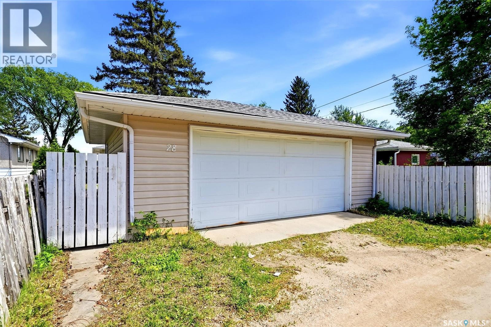 28 Cameron CRESCENT - 36