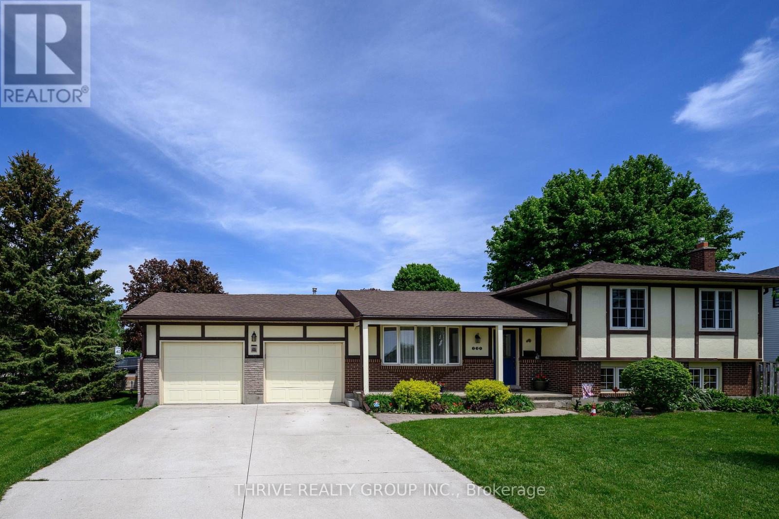 235 STANLEY STREET S - 1