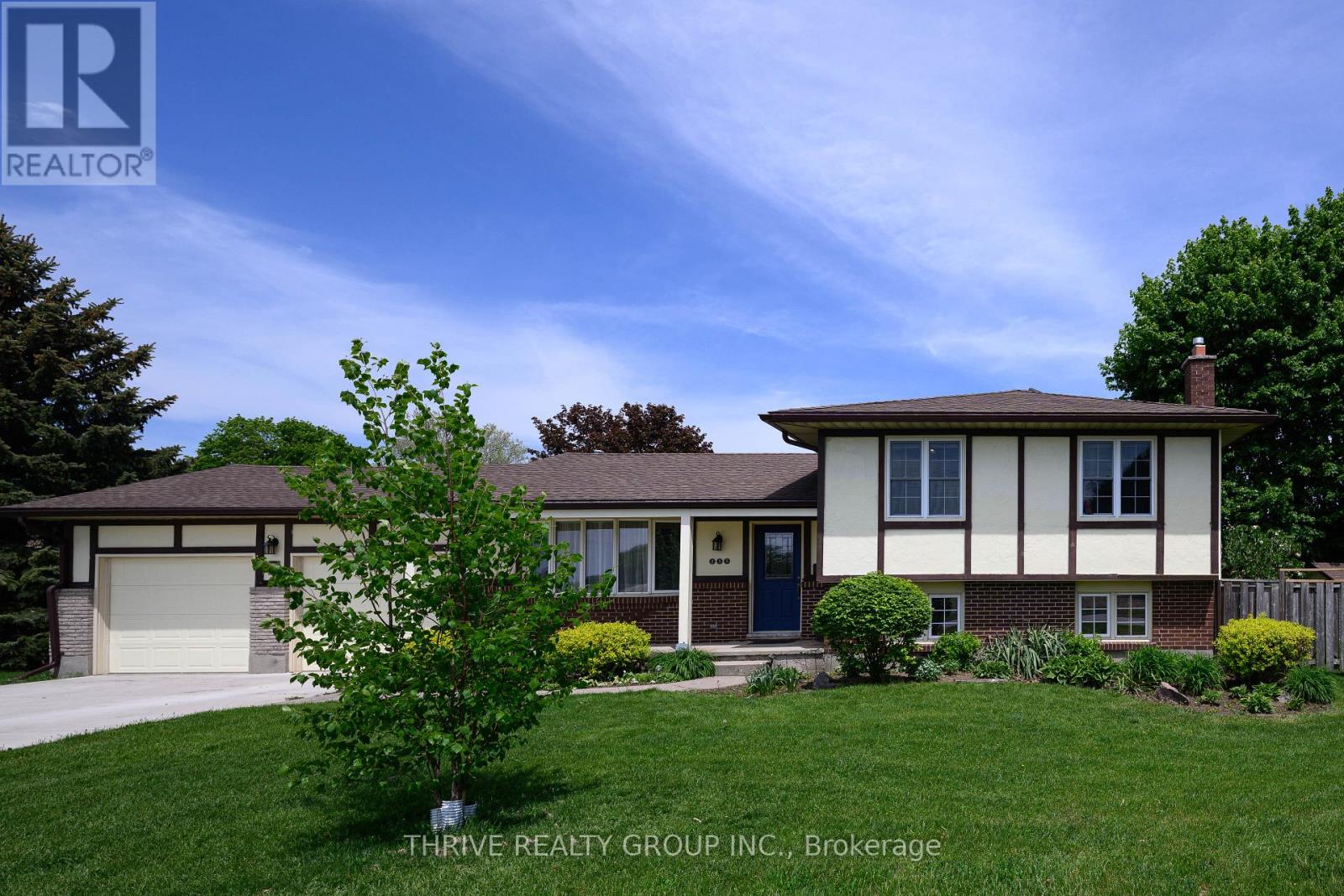 235 STANLEY STREET S - Image 2