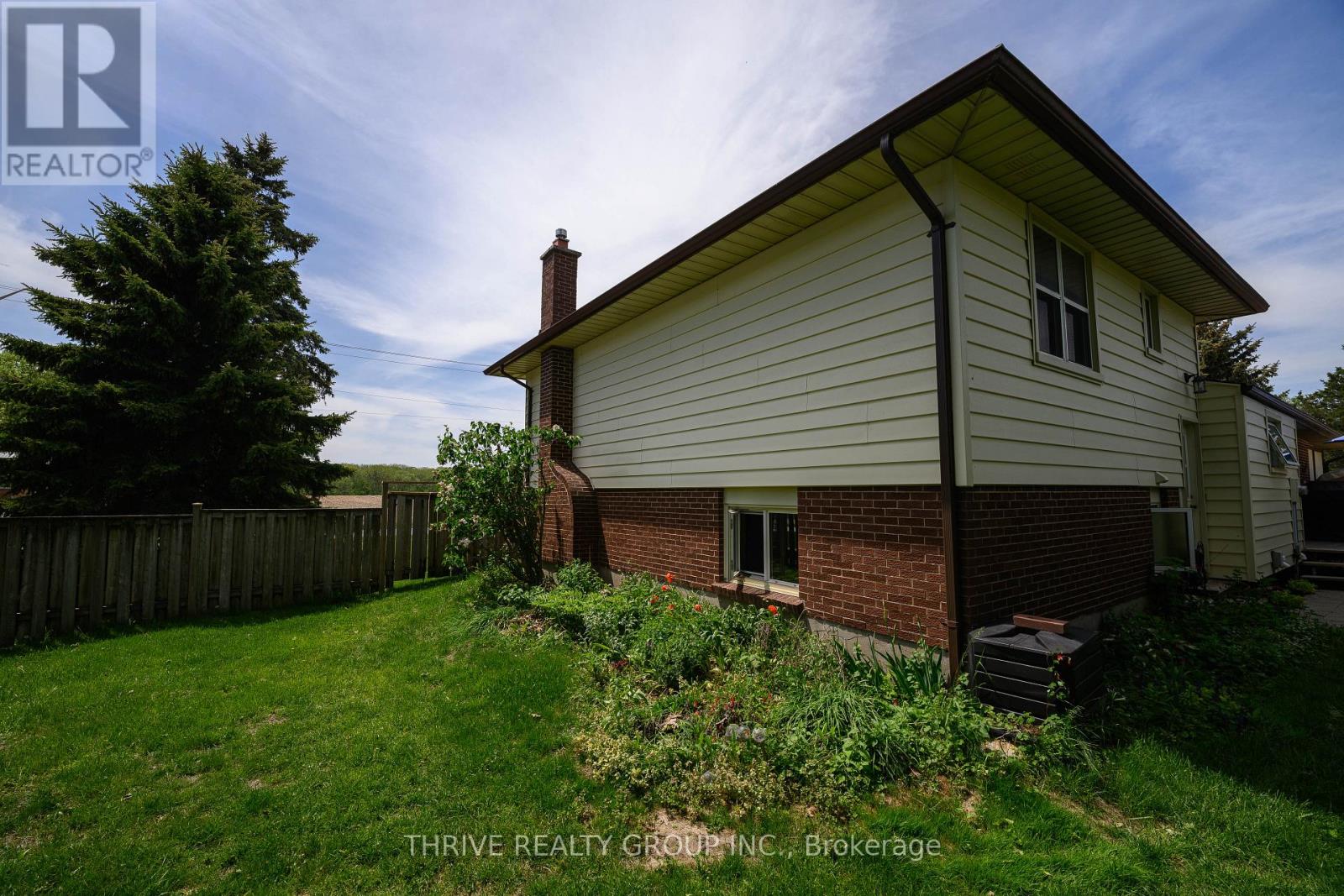 235 STANLEY STREET S - 24