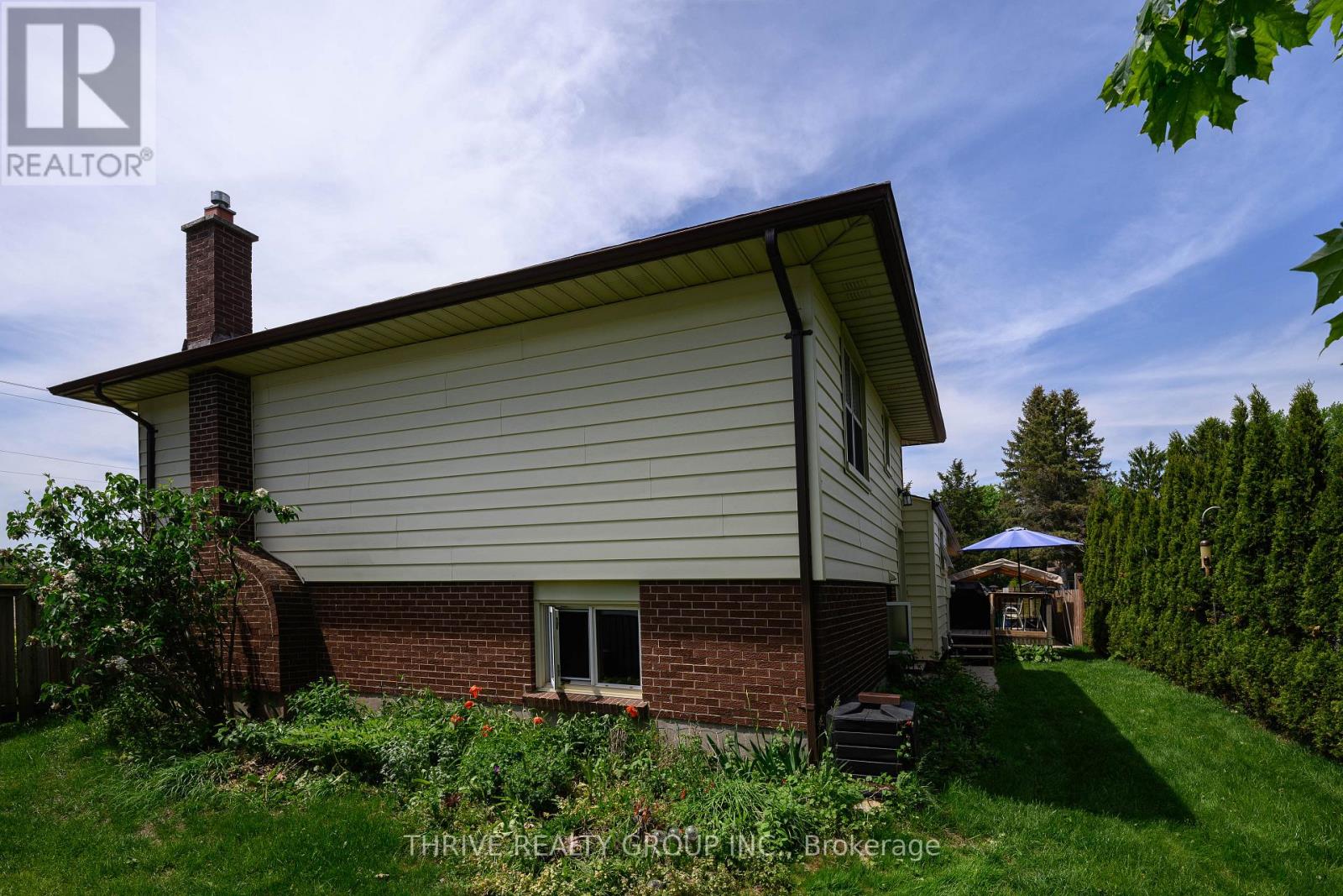 235 STANLEY STREET S - 25