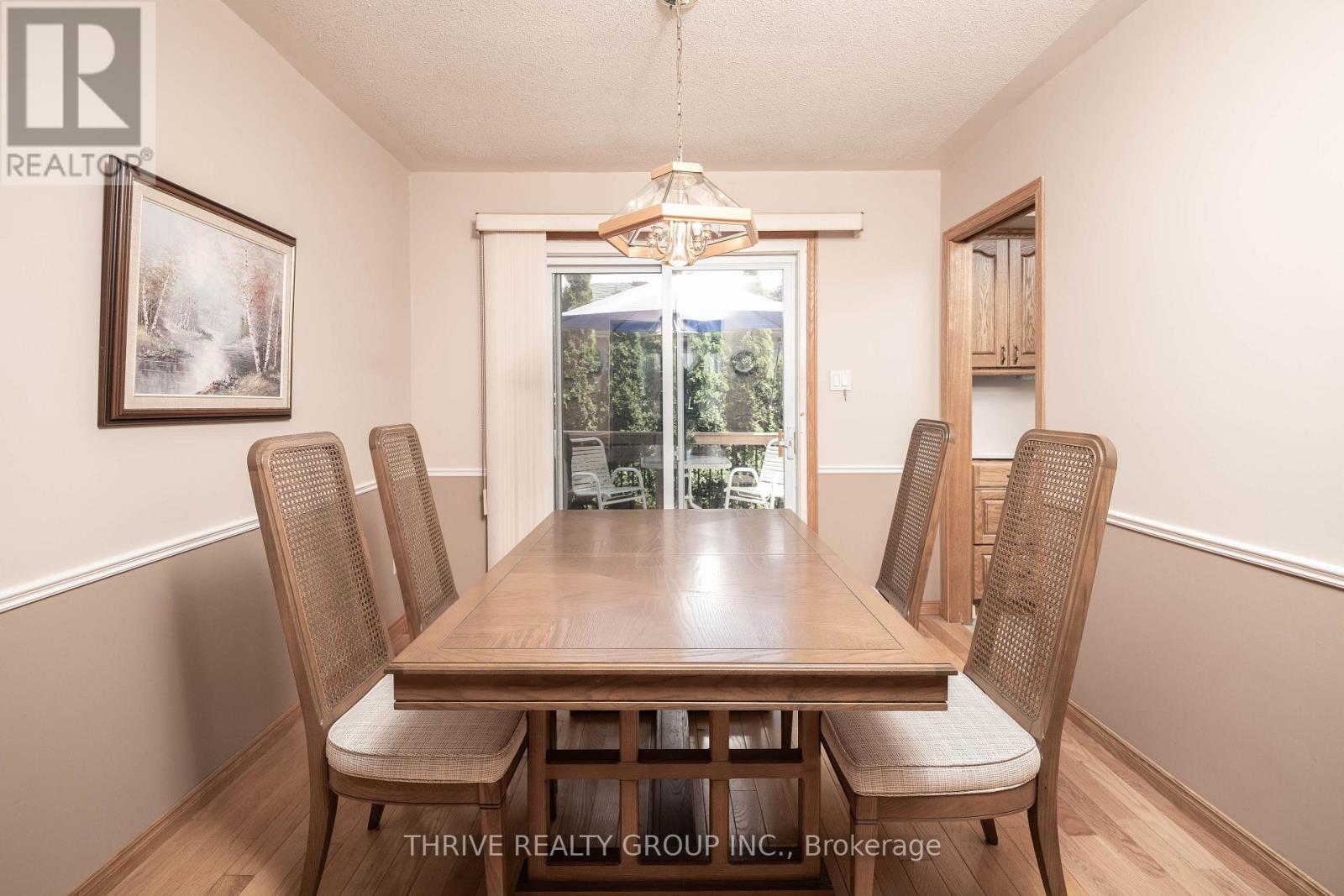 235 STANLEY STREET S - 7