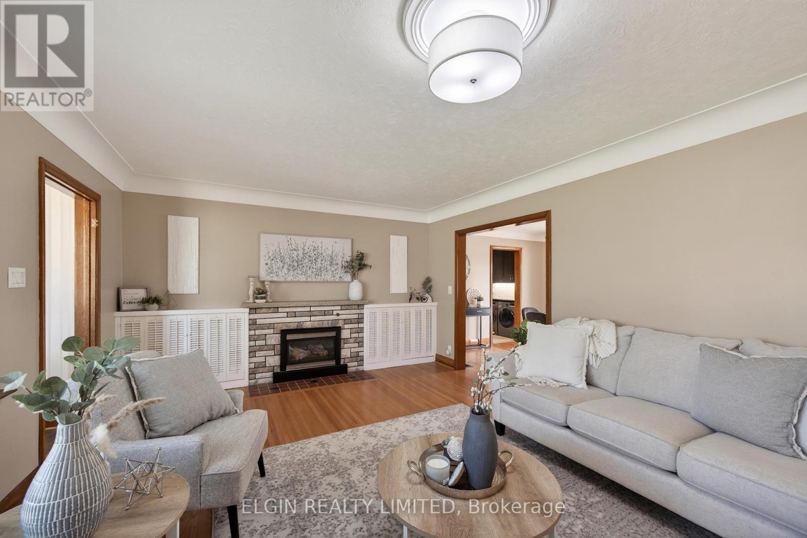 2 LYNDALE AVENUE - 19