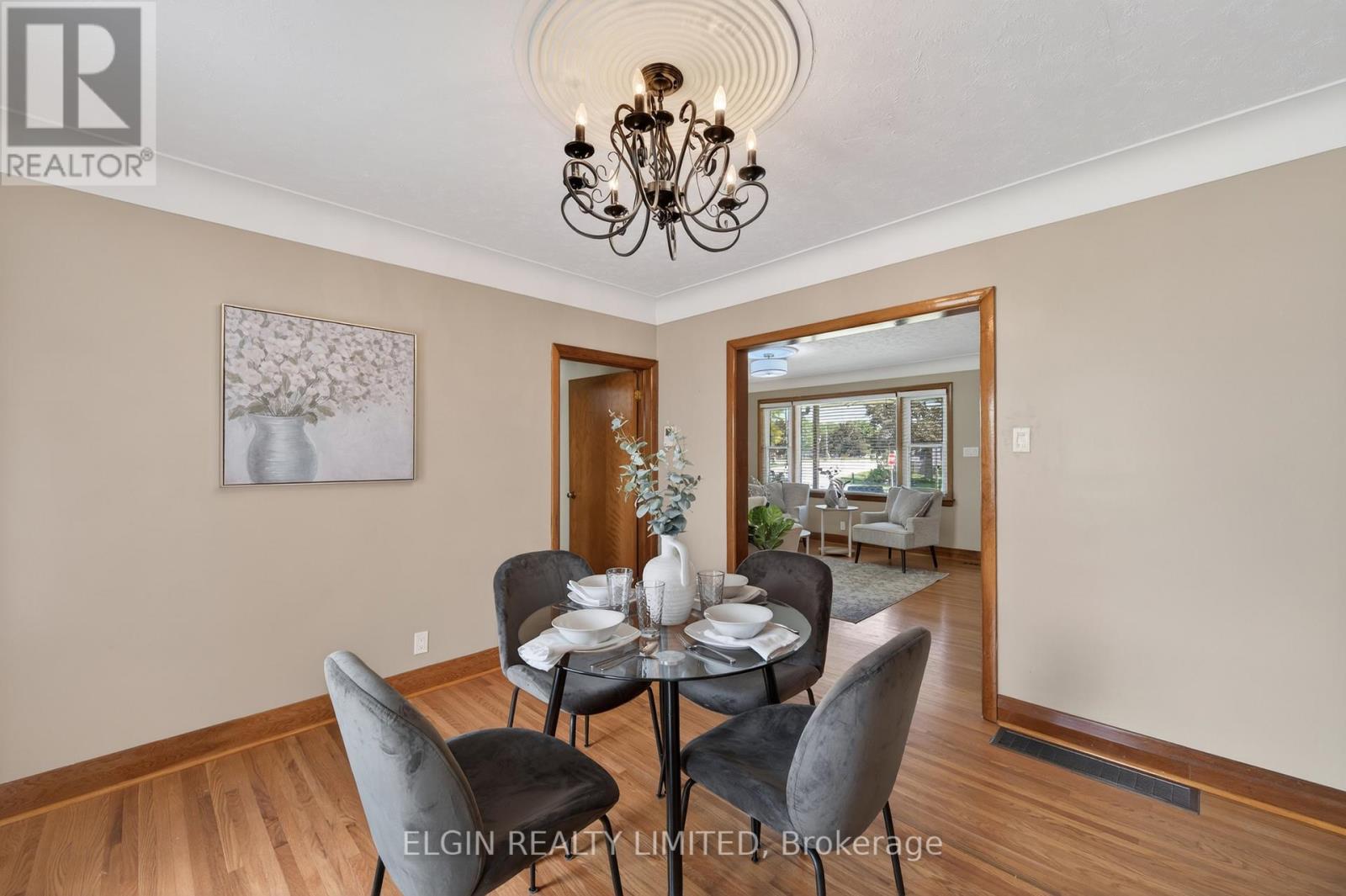 2 LYNDALE AVENUE - 20