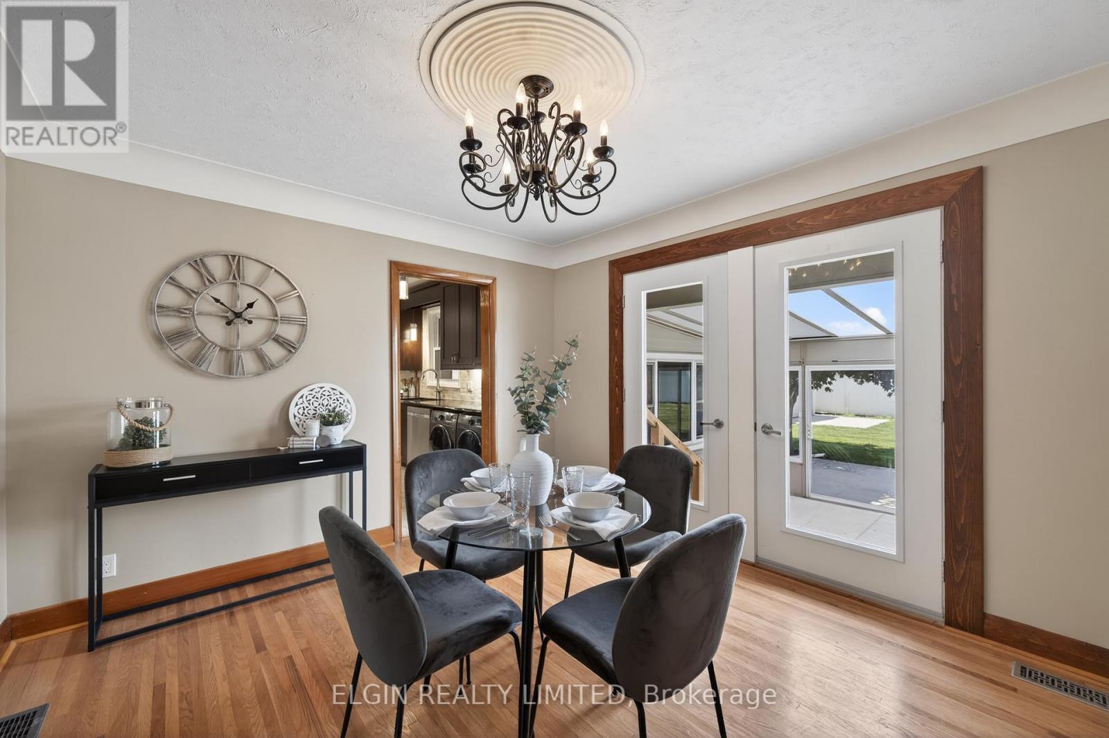 2 LYNDALE AVENUE - 21