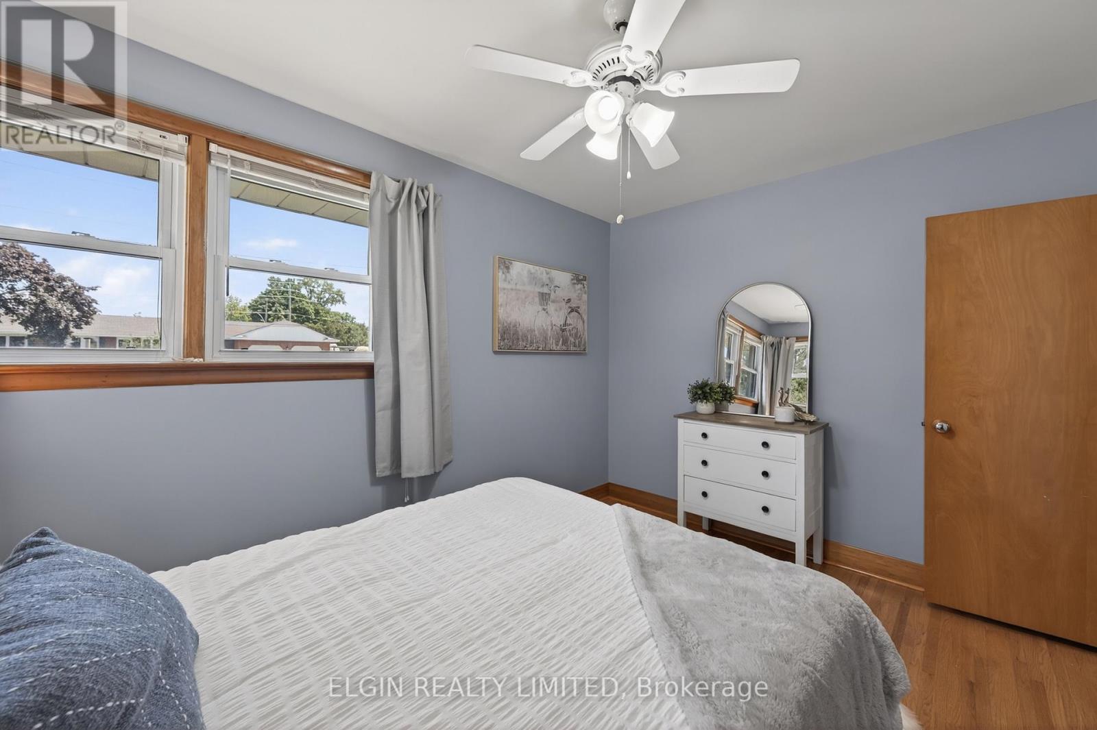2 LYNDALE AVENUE - 29