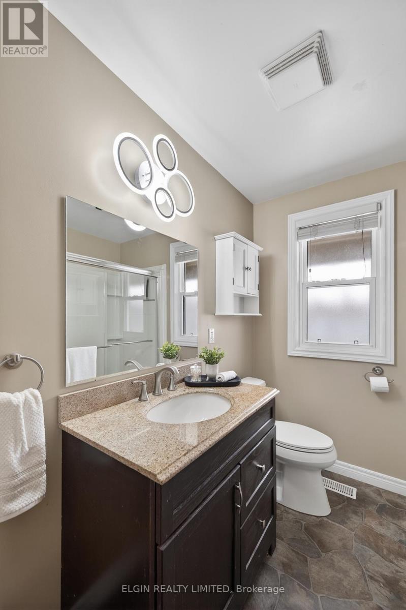 2 LYNDALE AVENUE - 30