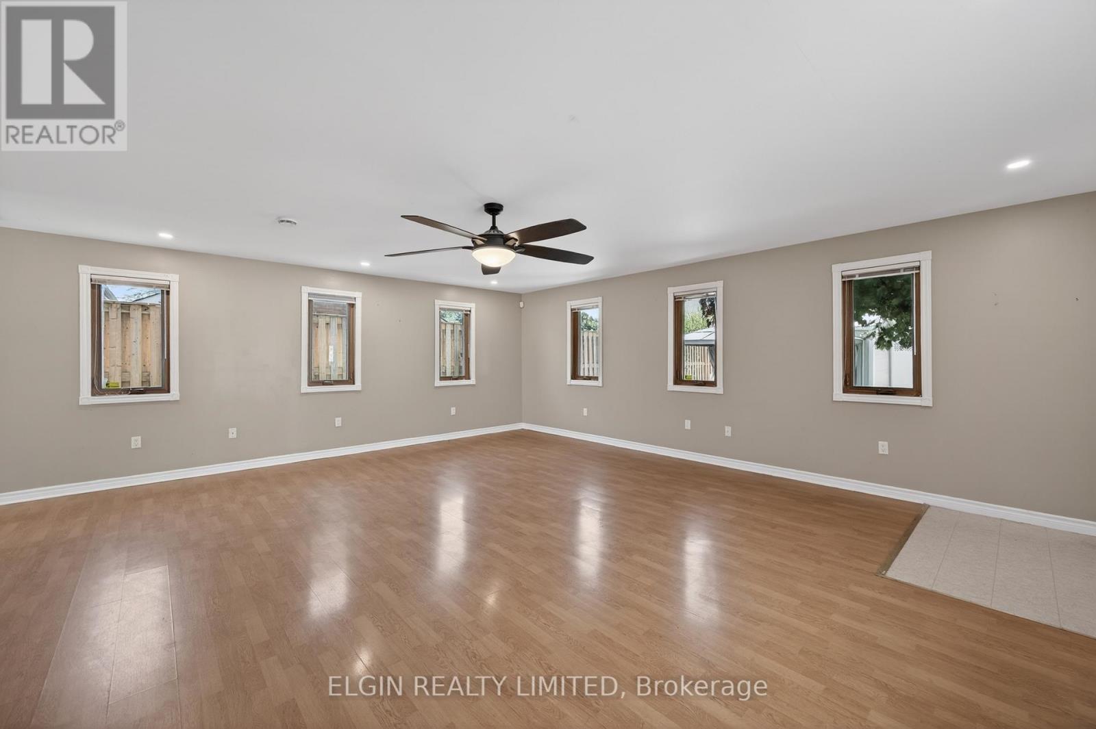 2 LYNDALE AVENUE - 34