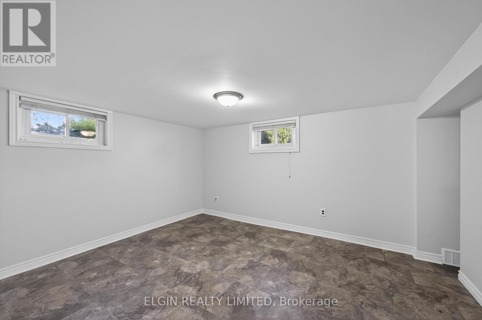 2 LYNDALE AVENUE - 40