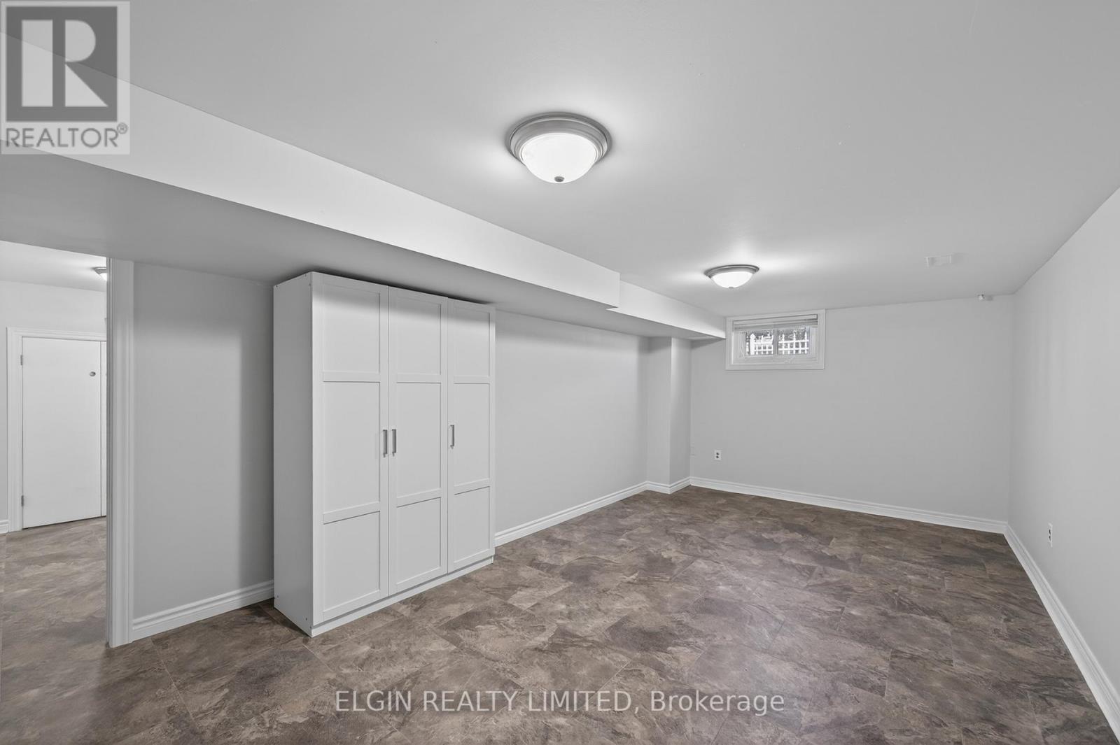 2 LYNDALE AVENUE - 42