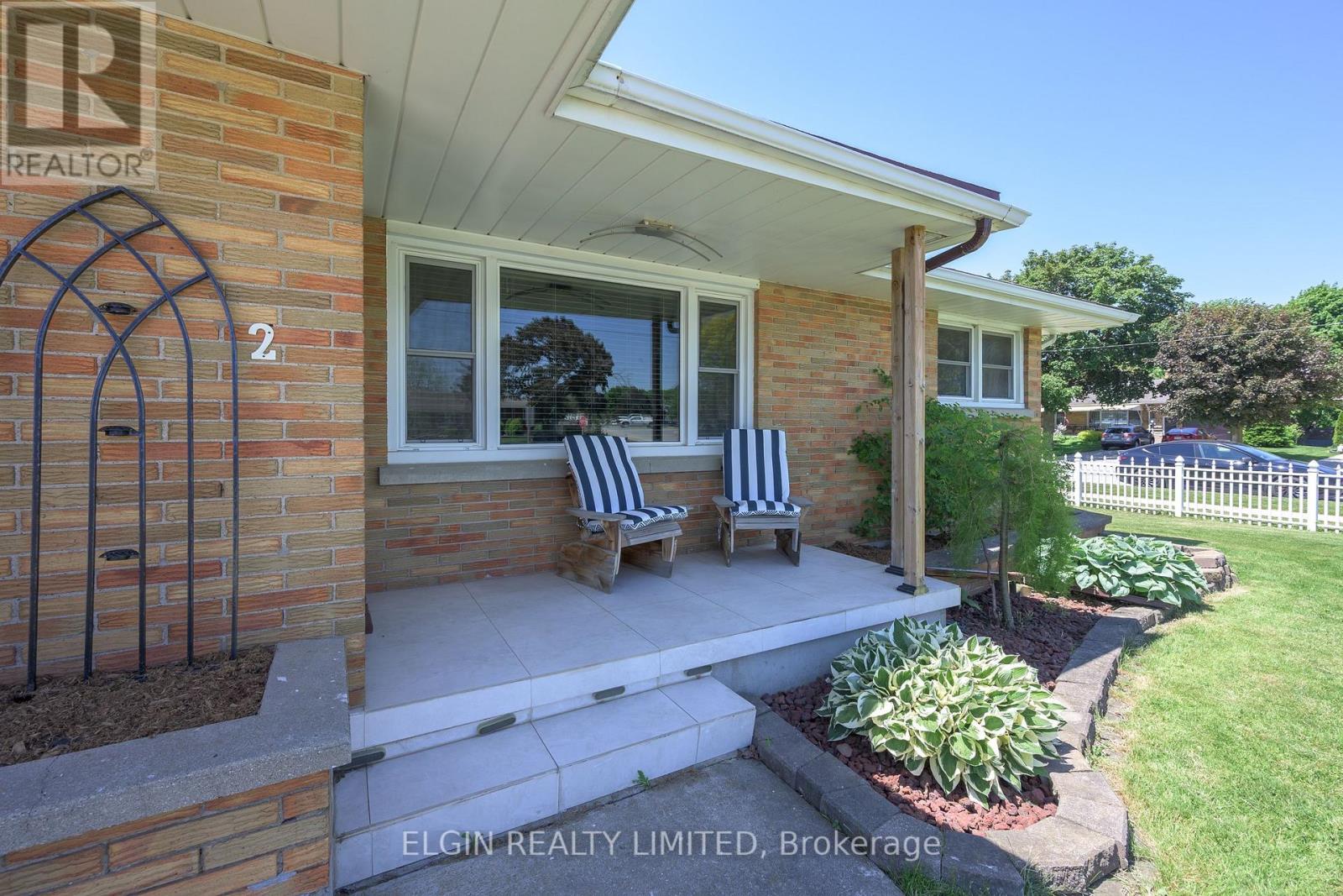 2 LYNDALE AVENUE - 6