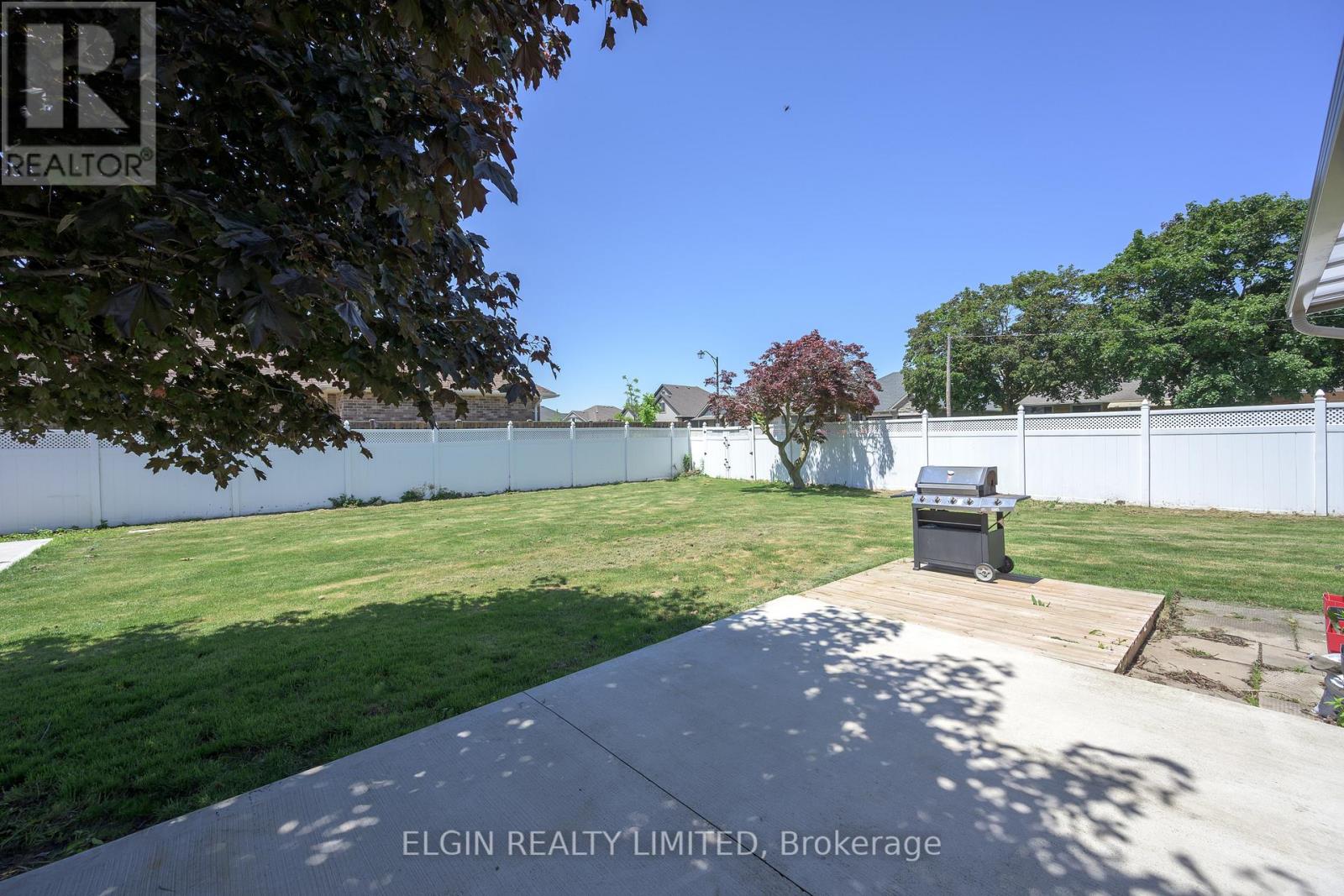 2 LYNDALE AVENUE - 7