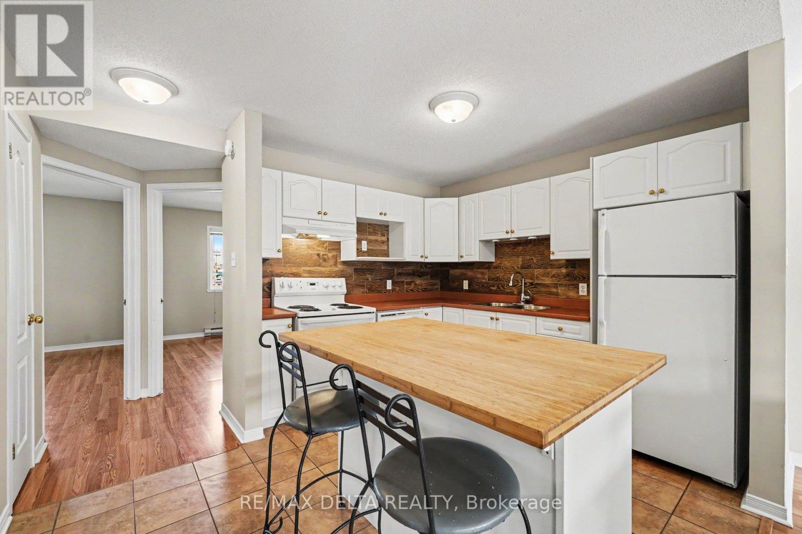 #204 88 LAFLECHE BOULEVARD - 26