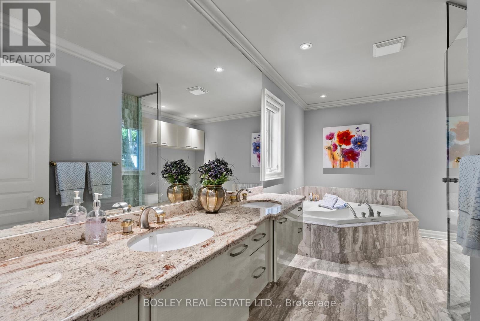 #10 222 RICARDO STREET - 19