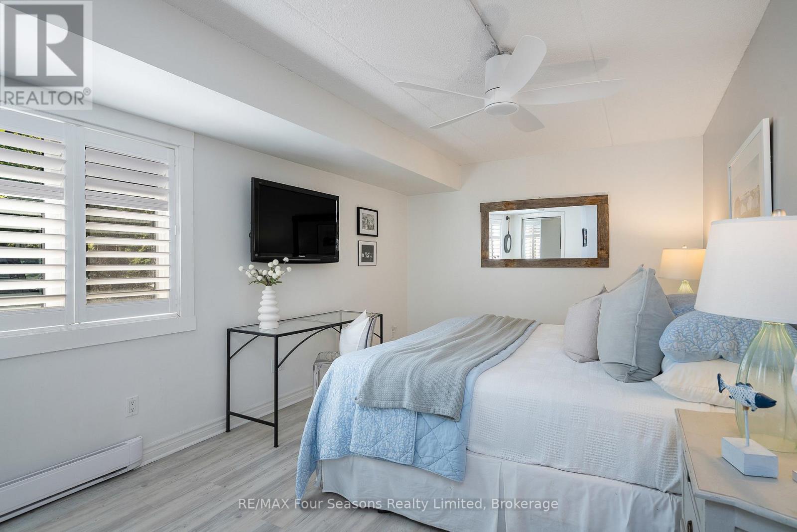 #24 44 TROTT BOULEVARD - 21