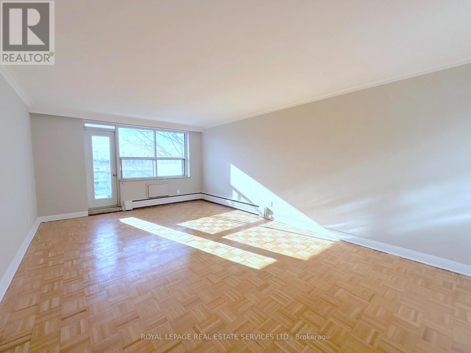 Listing photo of 208 - 276 ST CLAIR AVENUE W