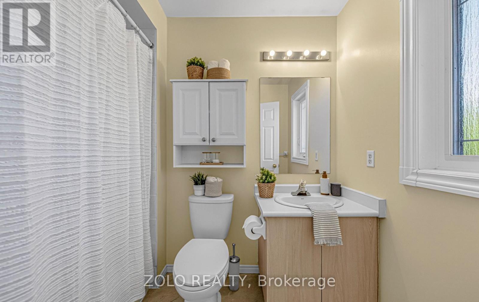 4 TRELLANOCK AVENUE - 17