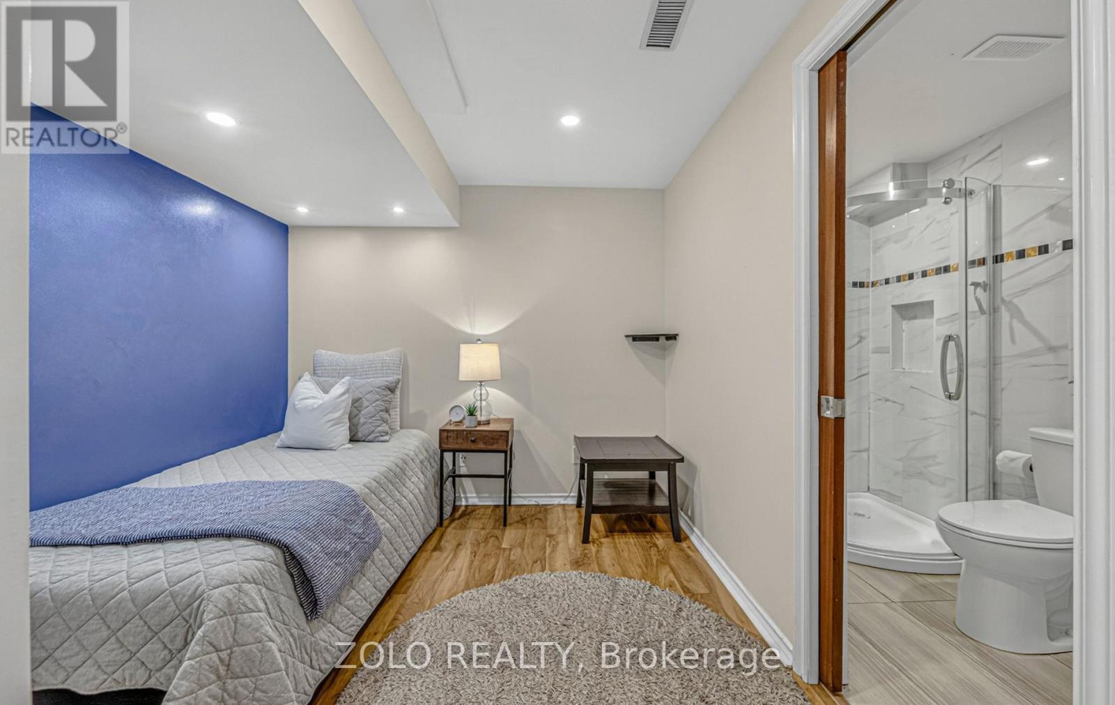 4 TRELLANOCK AVENUE - 26