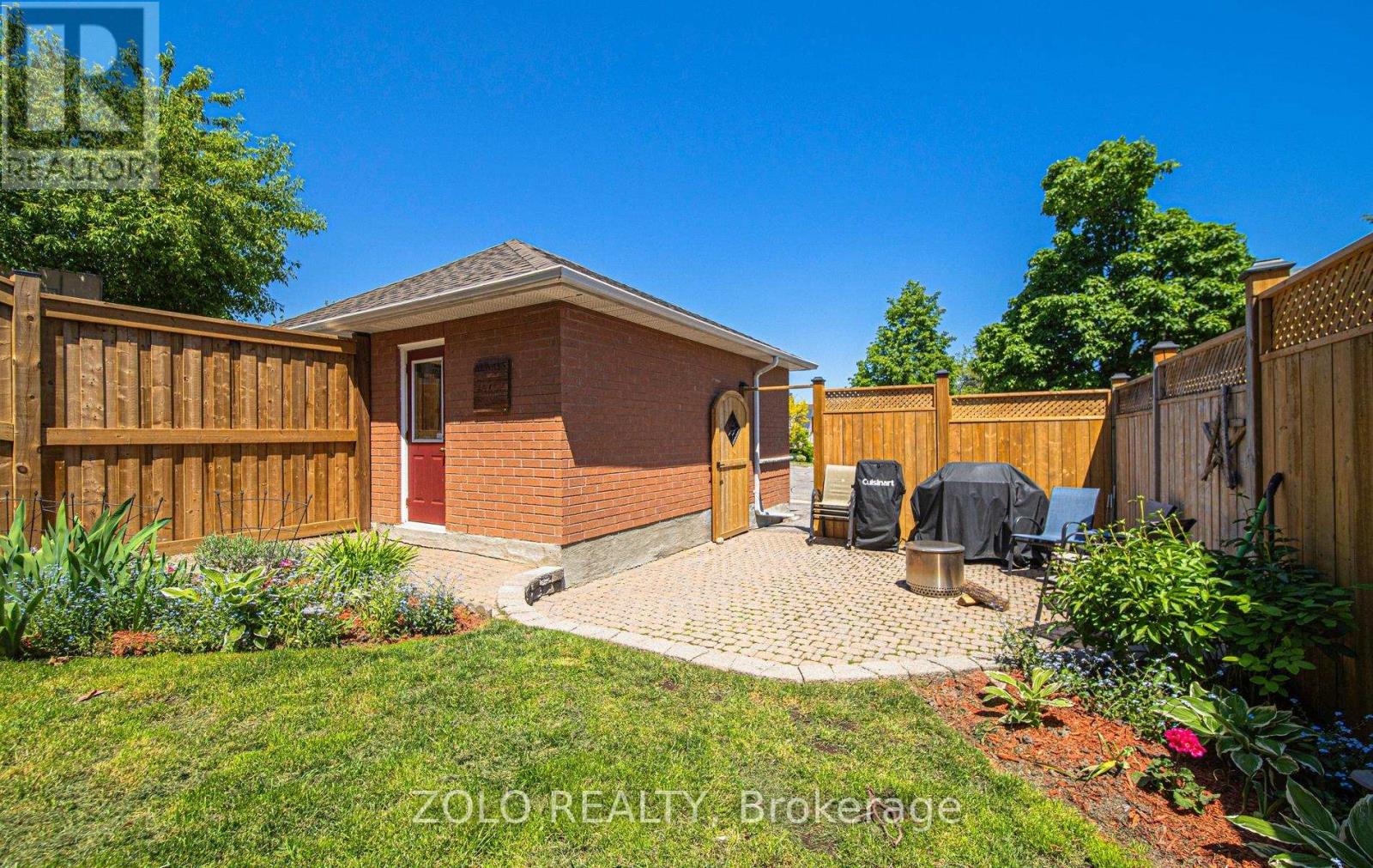 4 TRELLANOCK AVENUE - 32