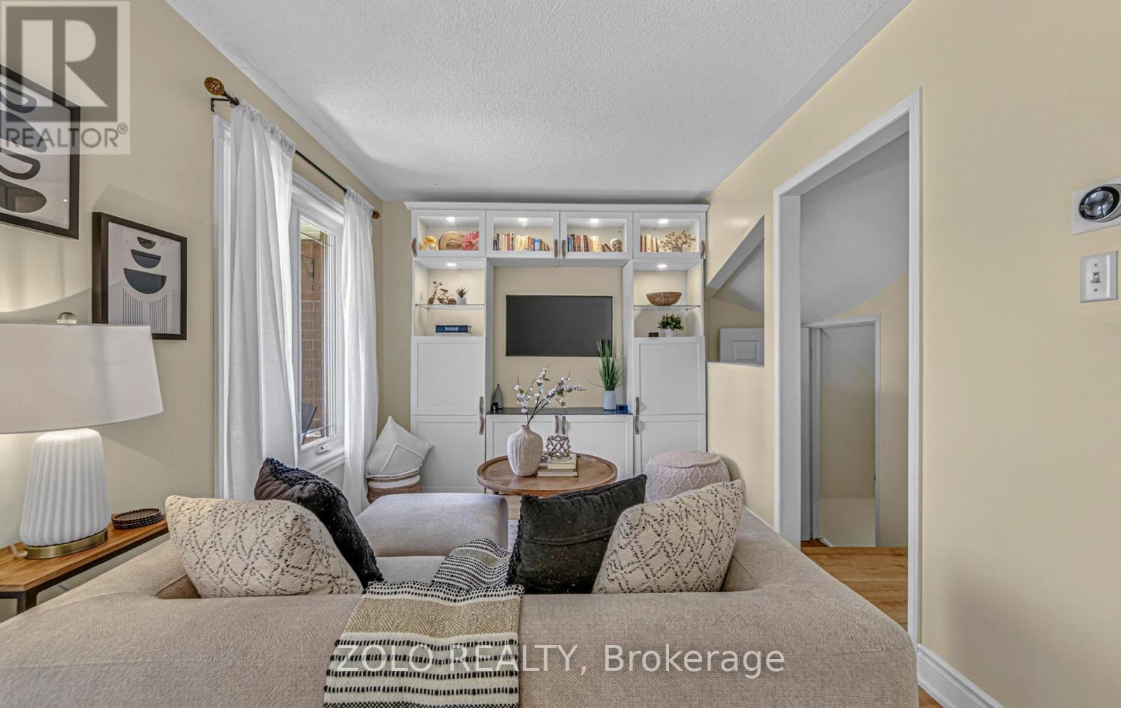 4 TRELLANOCK AVENUE - 6