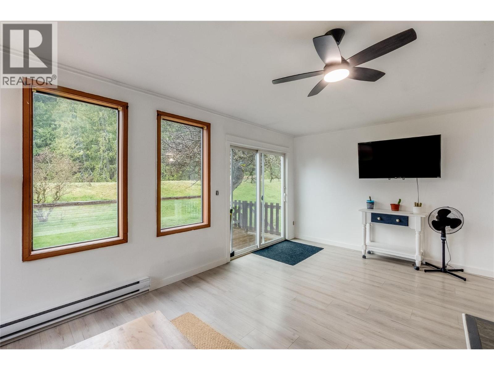 320 RIVER Lane - 41