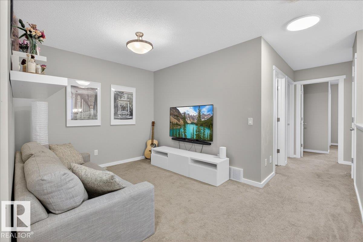 12803 205 ST NW, Edmonton