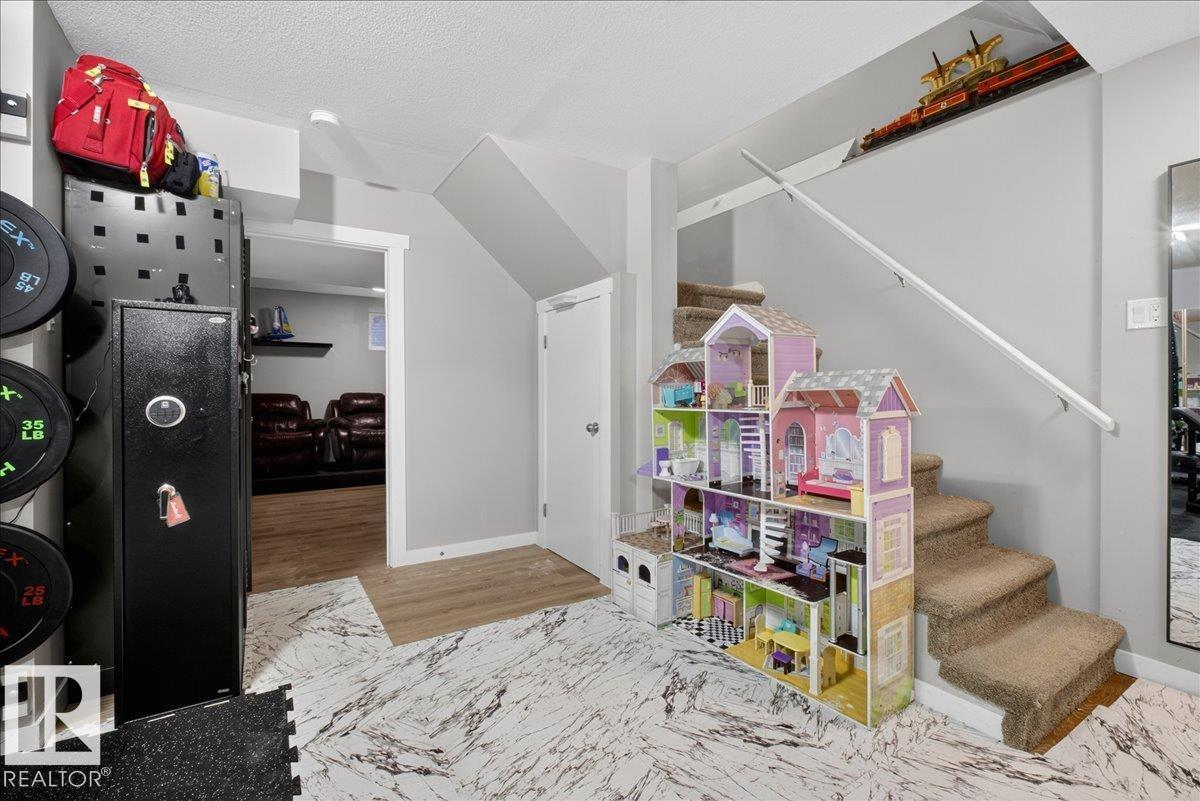 12803 205 ST NW, Edmonton