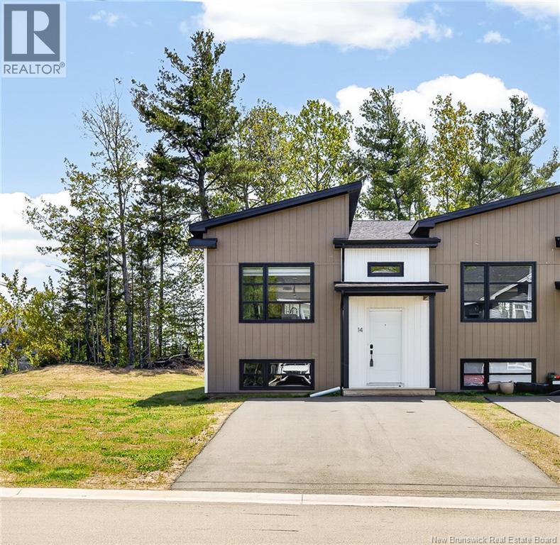 14 Beau Domaine Court