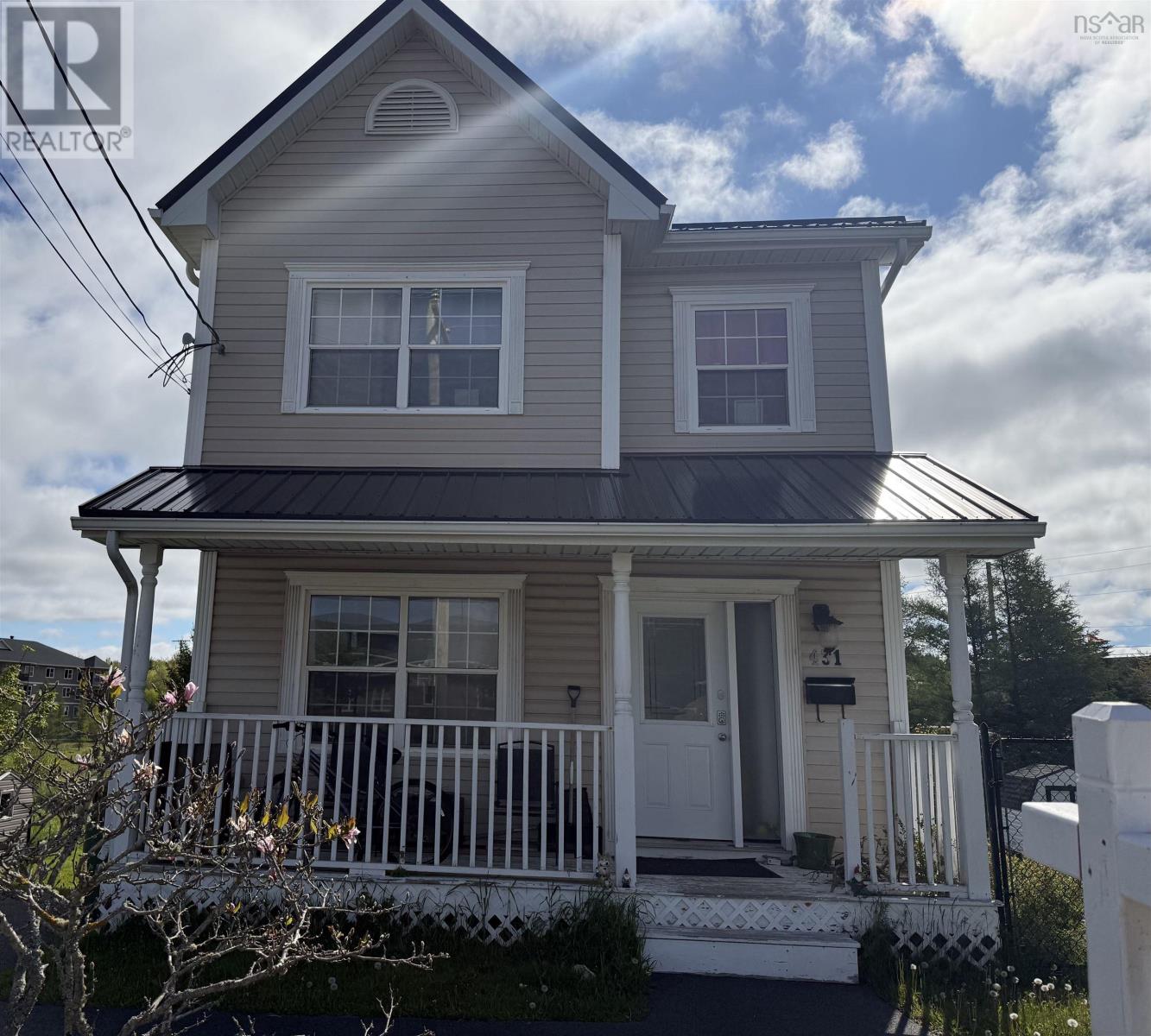 431 YOUNG Street - 1
