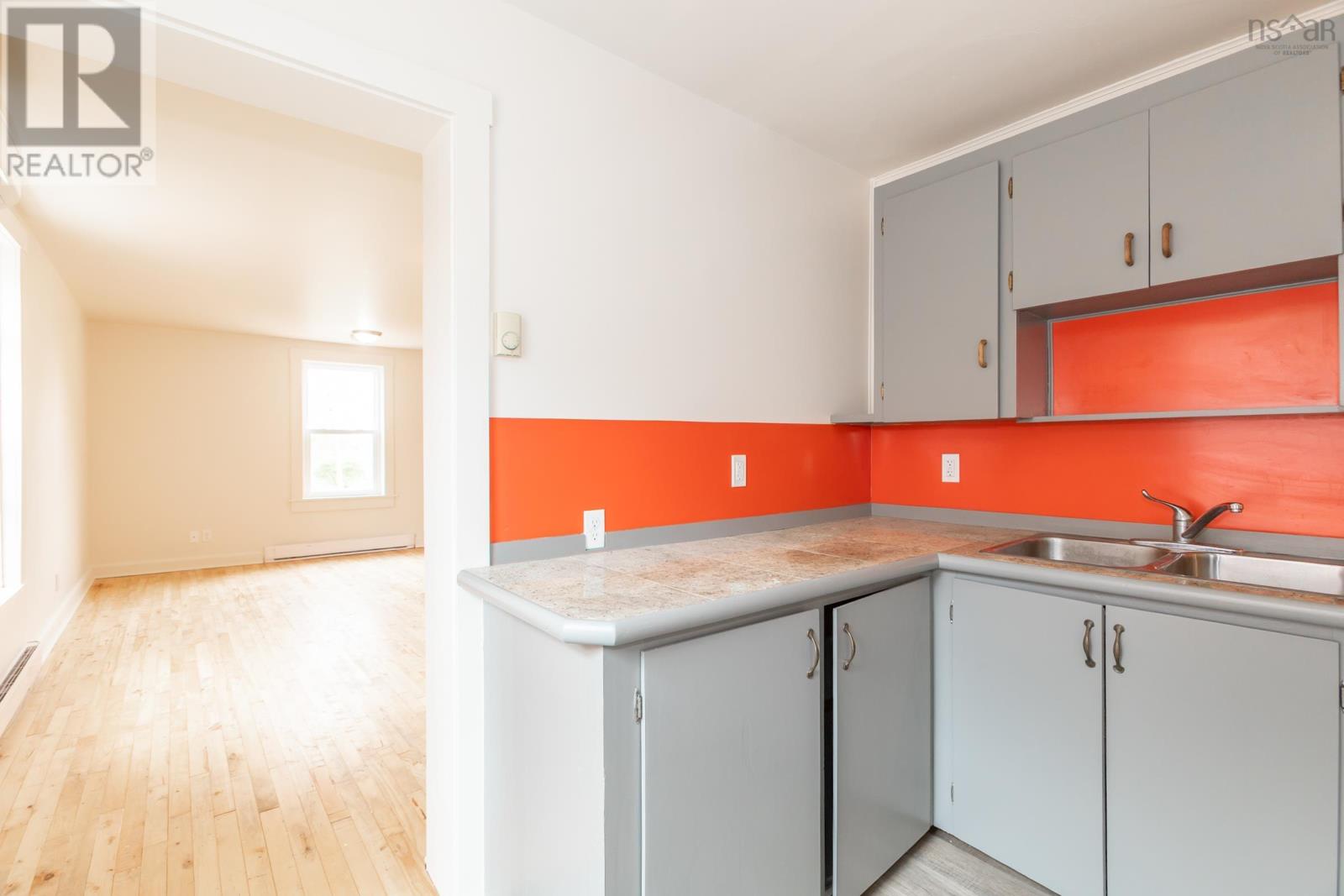 Property 32 of 48 of 358 - 360 St George Street