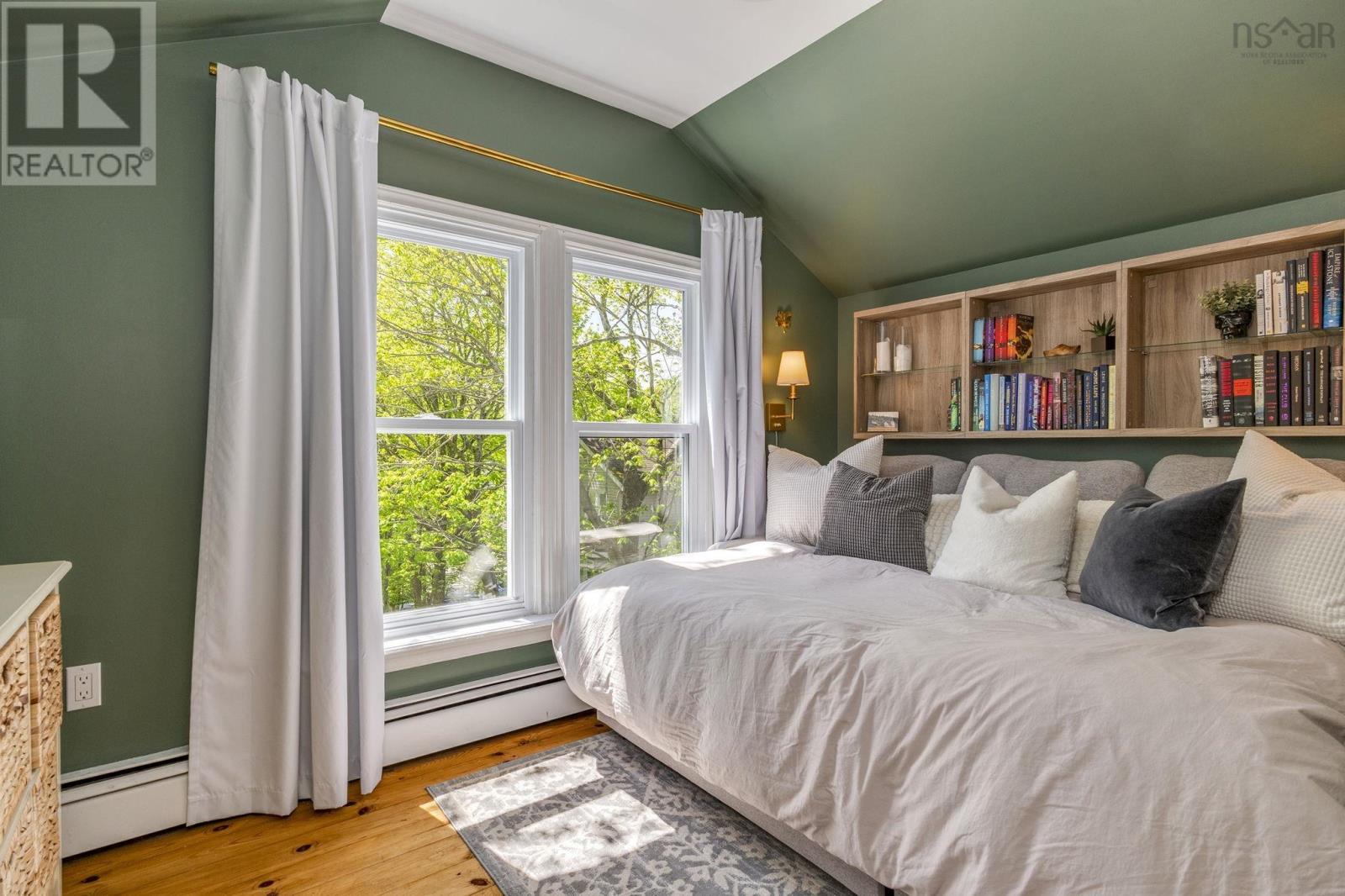25 Pioneer Avenue - 30