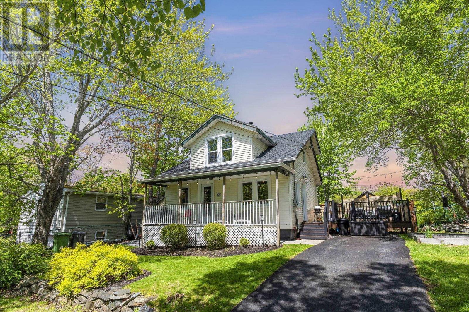 25 Pioneer Avenue