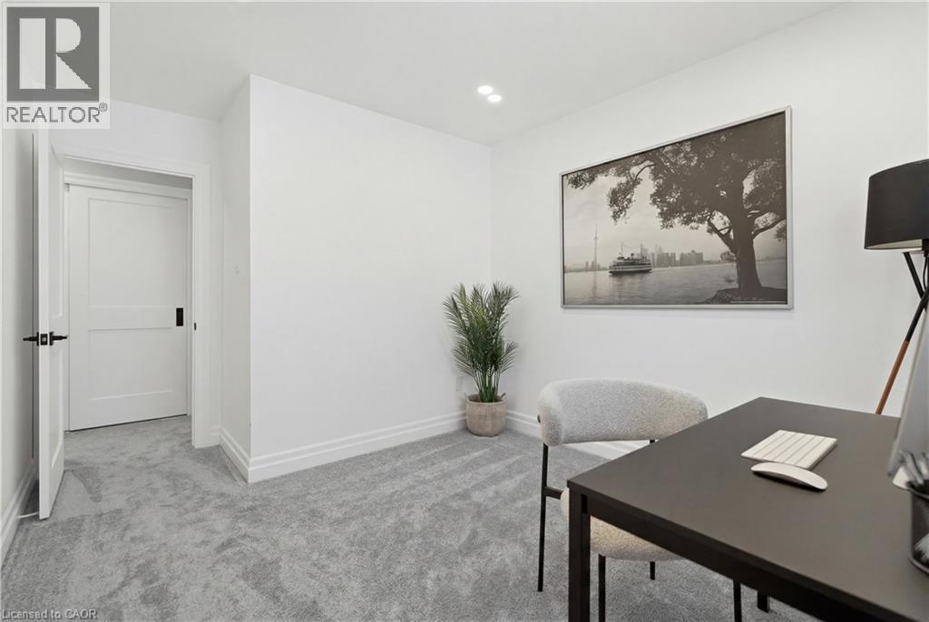 #4 481 WOODVIEW Road - 30