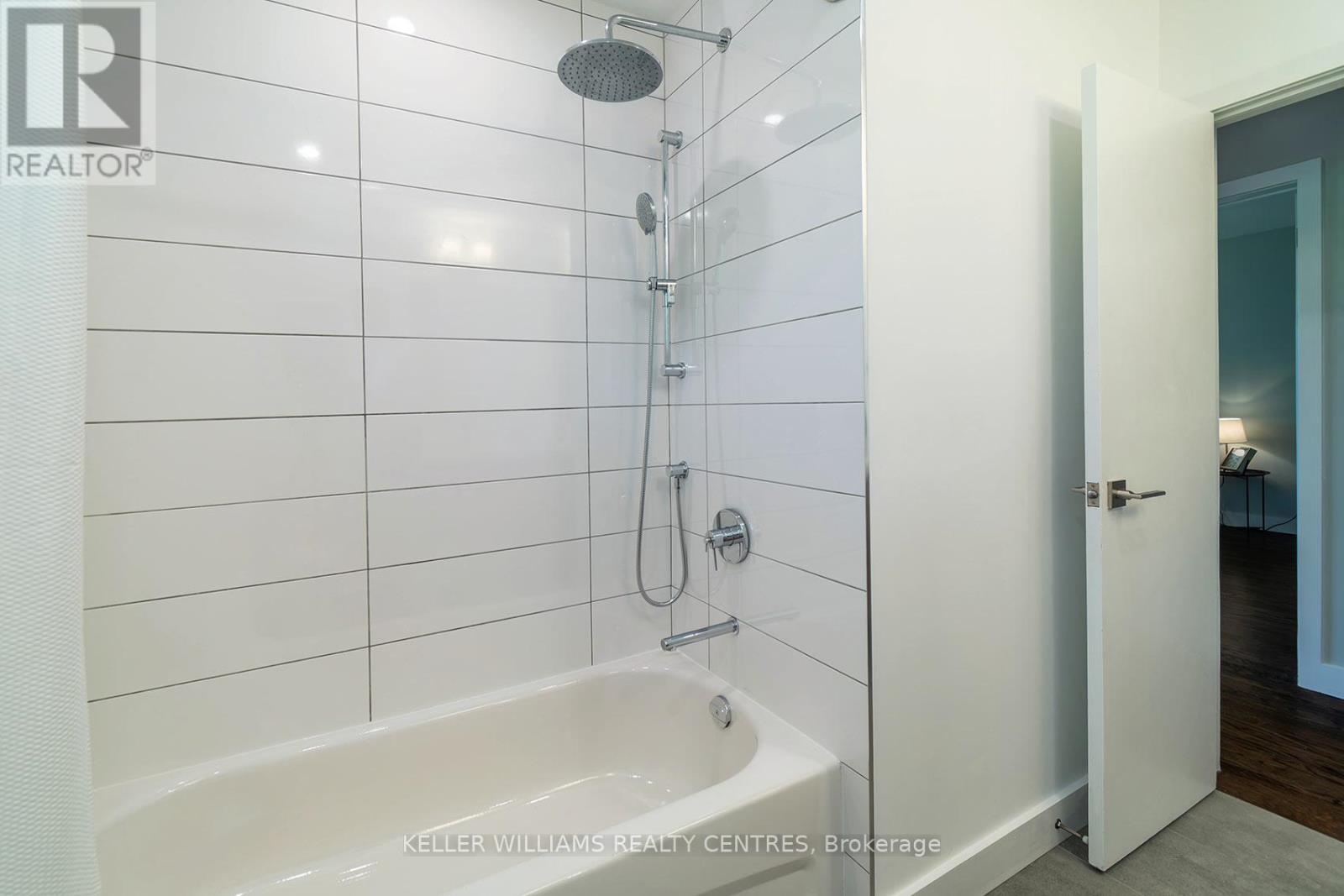 2 BANMOOR BOULEVARD - 22