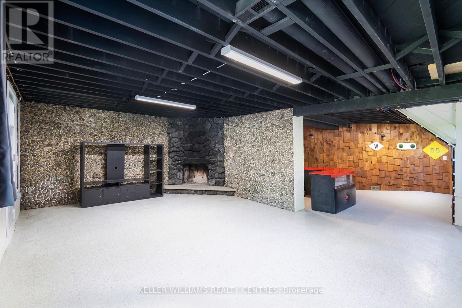 2 BANMOOR BOULEVARD - 28