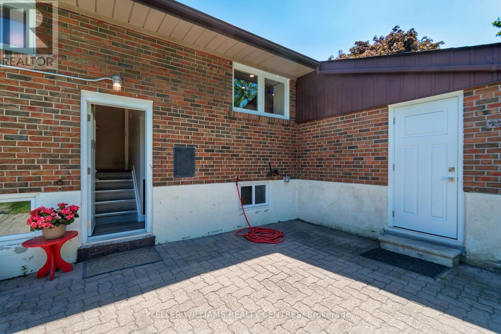 2 BANMOOR BOULEVARD - 30