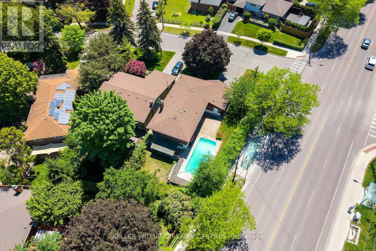 2 BANMOOR BOULEVARD - 36