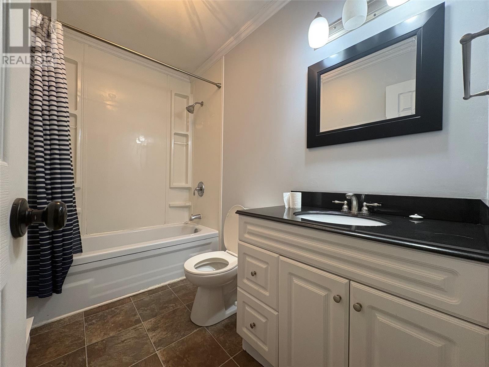 20 Midland Row - 12