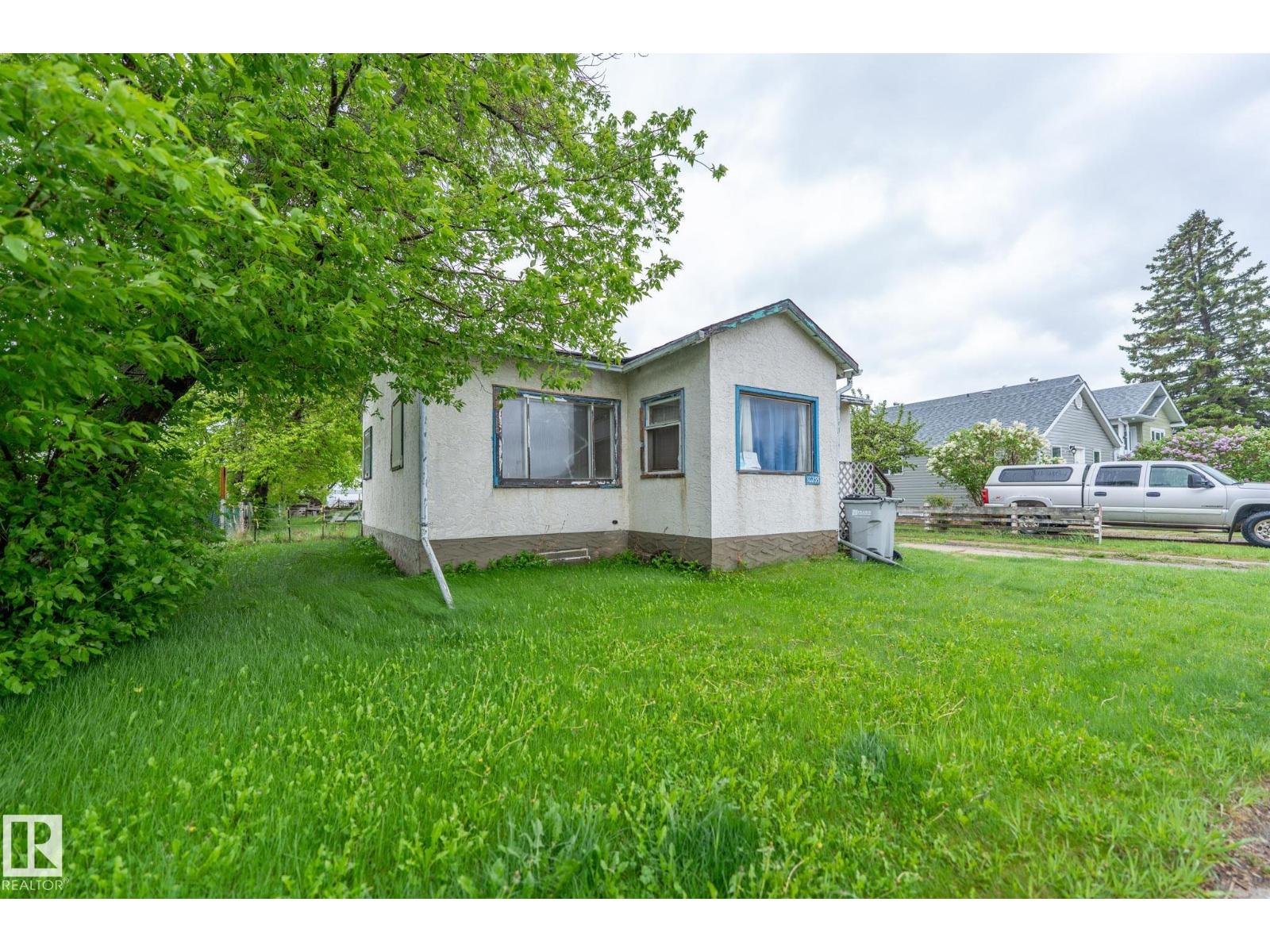 10235 106 ST