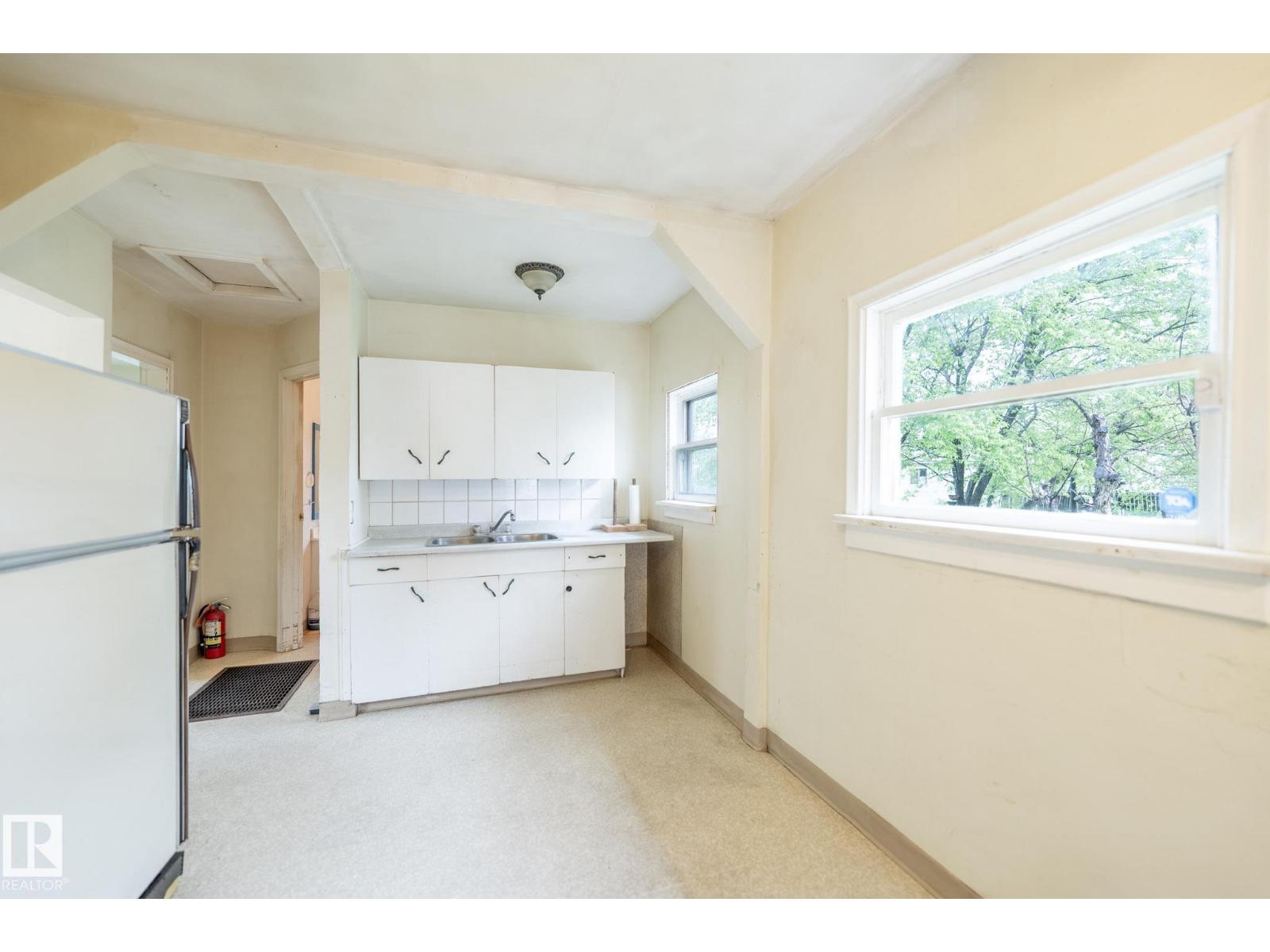 10235 106 ST - photo 2