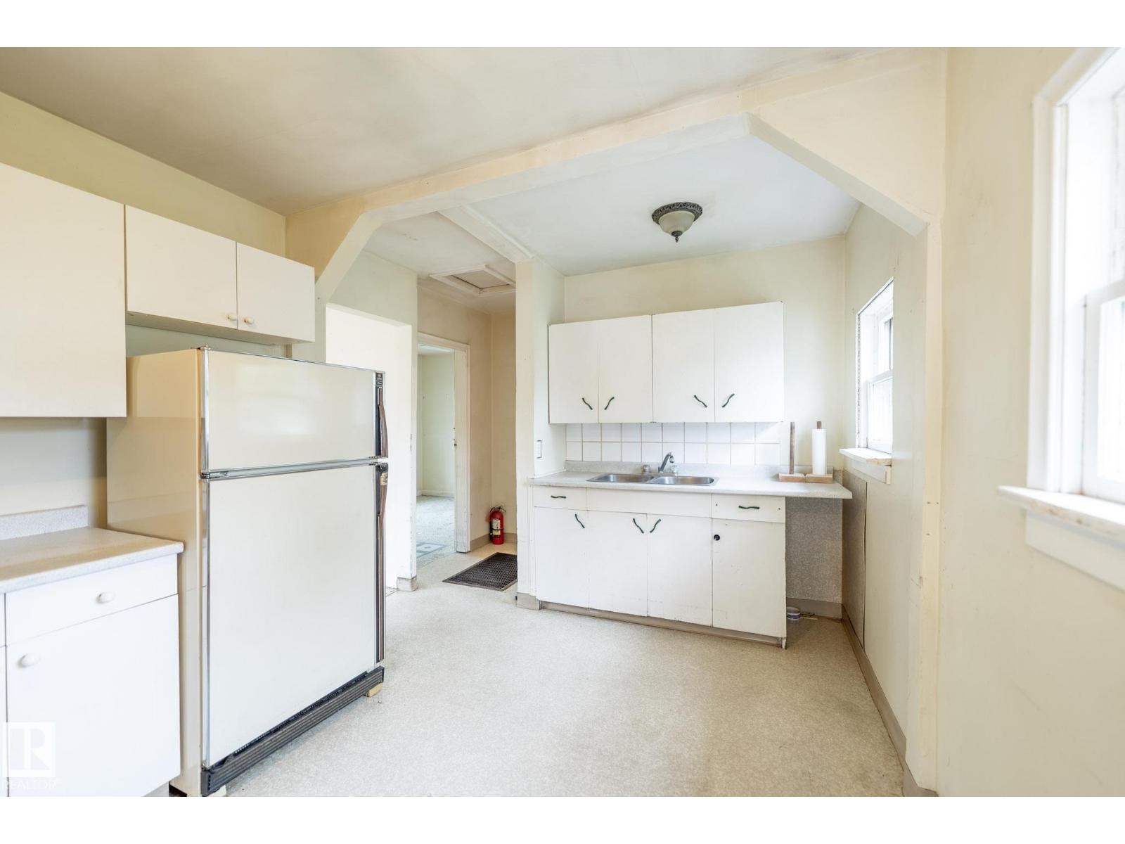 10235 106 ST - photo 5