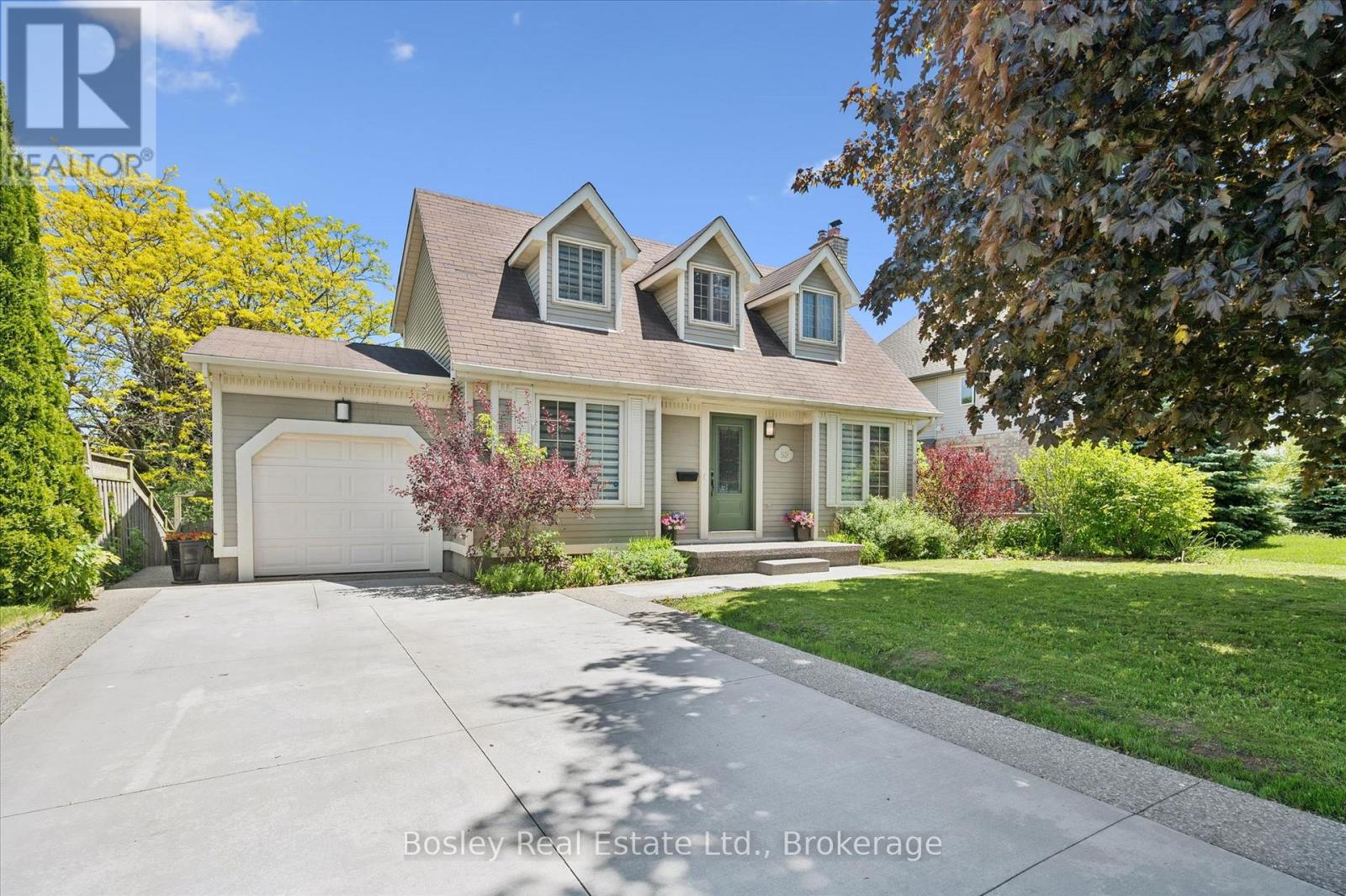 52 STIRLING MACGREGOR DRIVE - 3