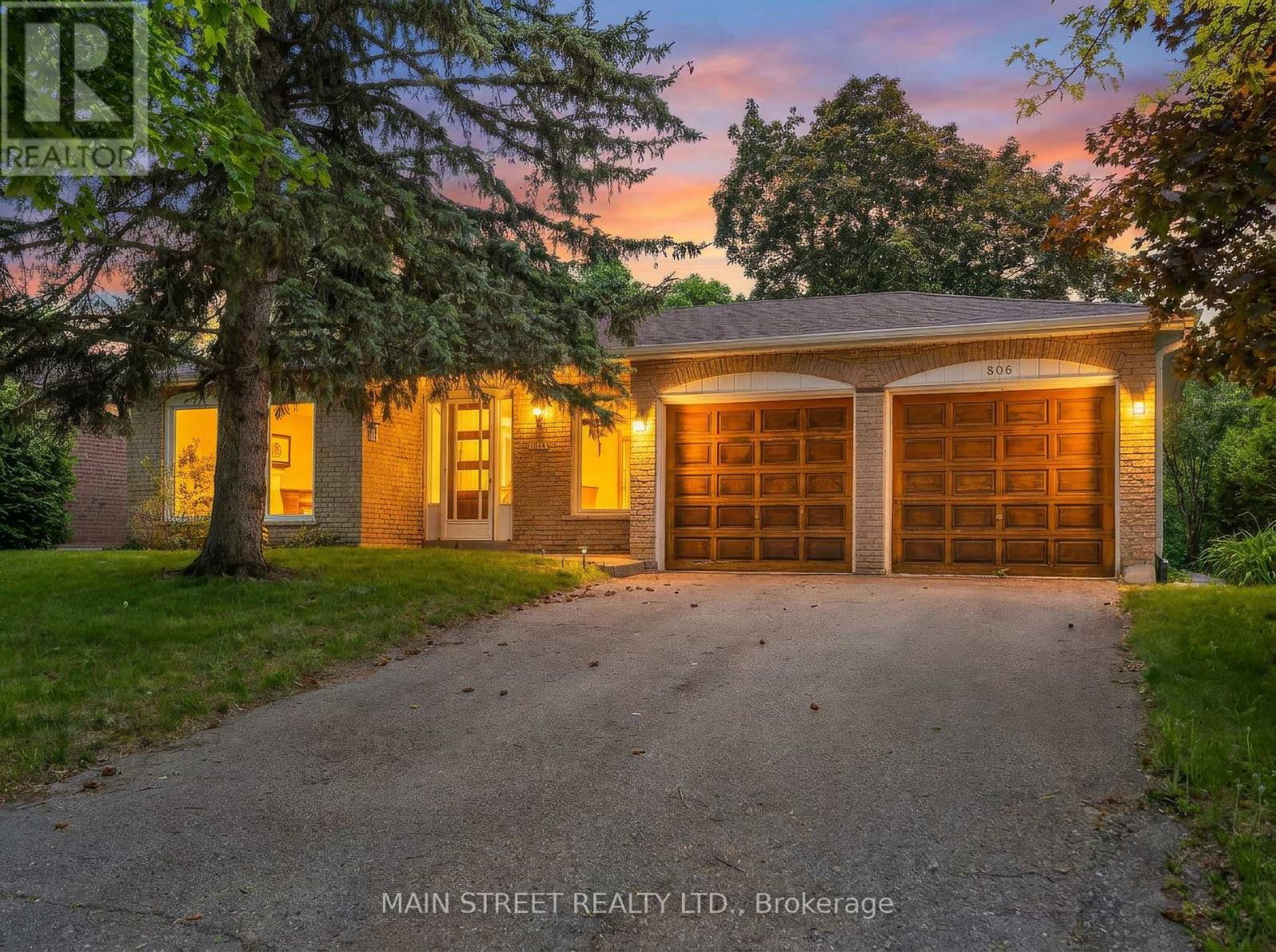 Listing photo of 806 THREE SEASONS DRIVE