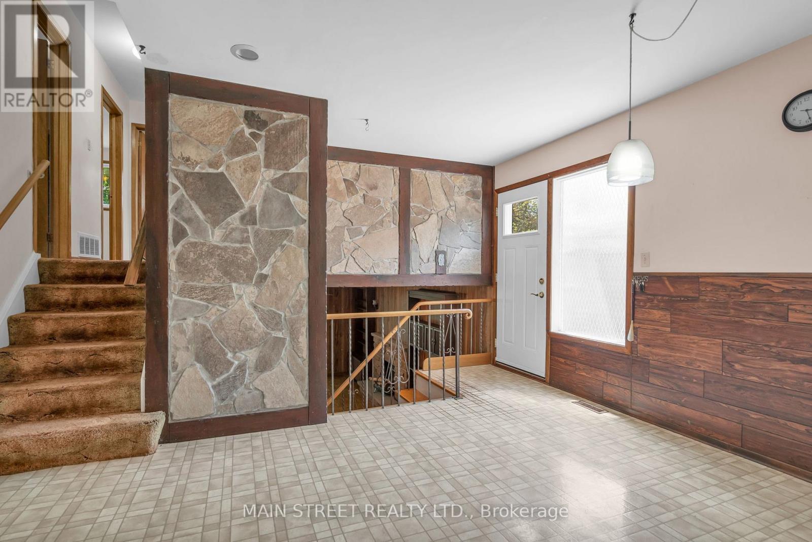 806 THREE SEASONS DRIVE - 10