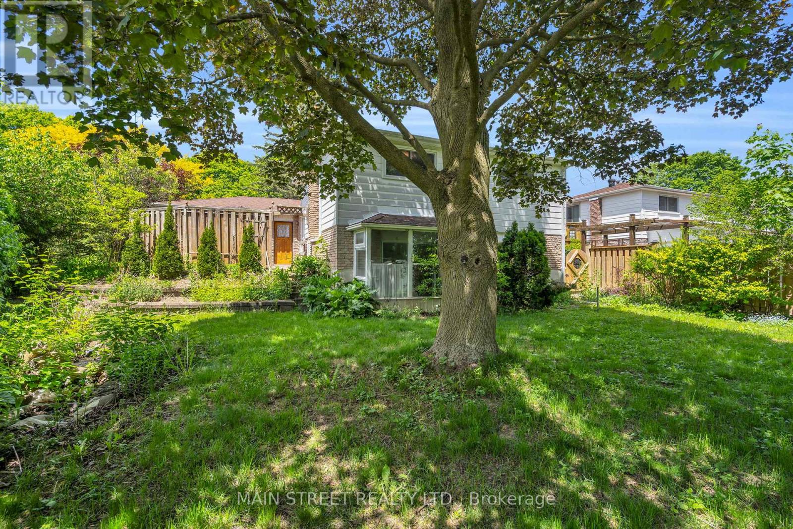 806 THREE SEASONS DRIVE - 26