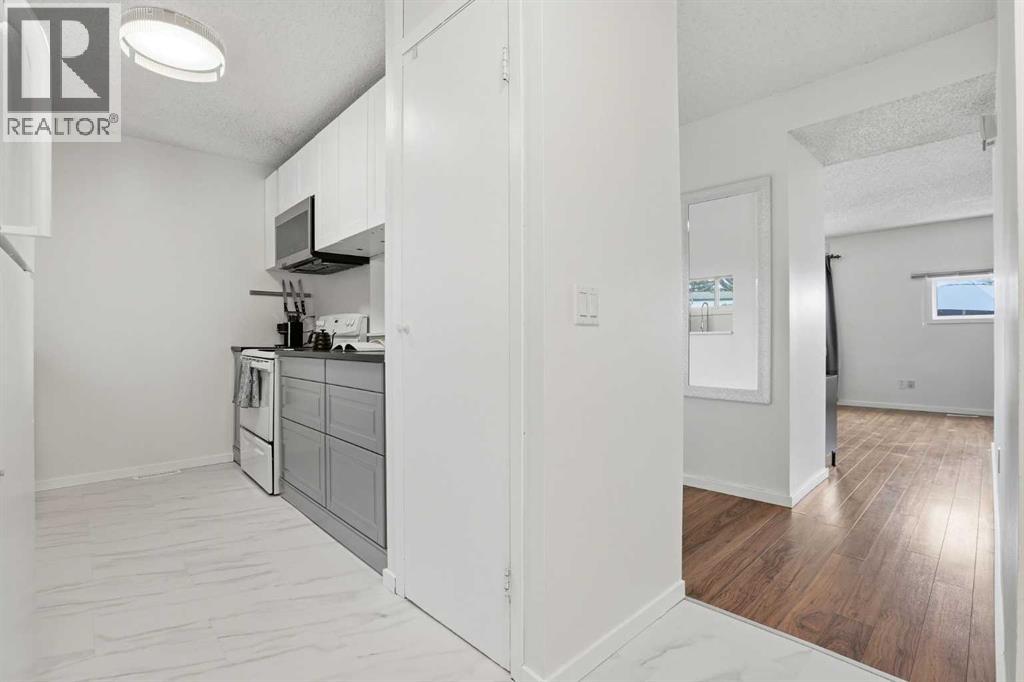 #13 131 Templehill Drive NE - 1