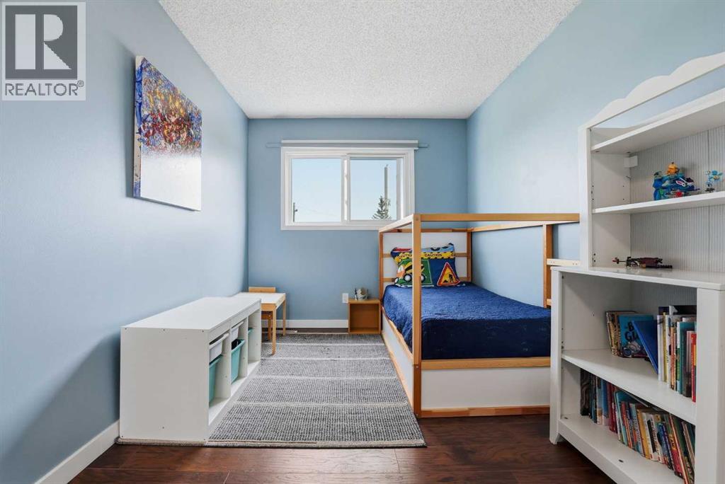 #13 131 Templehill Drive NE - 25