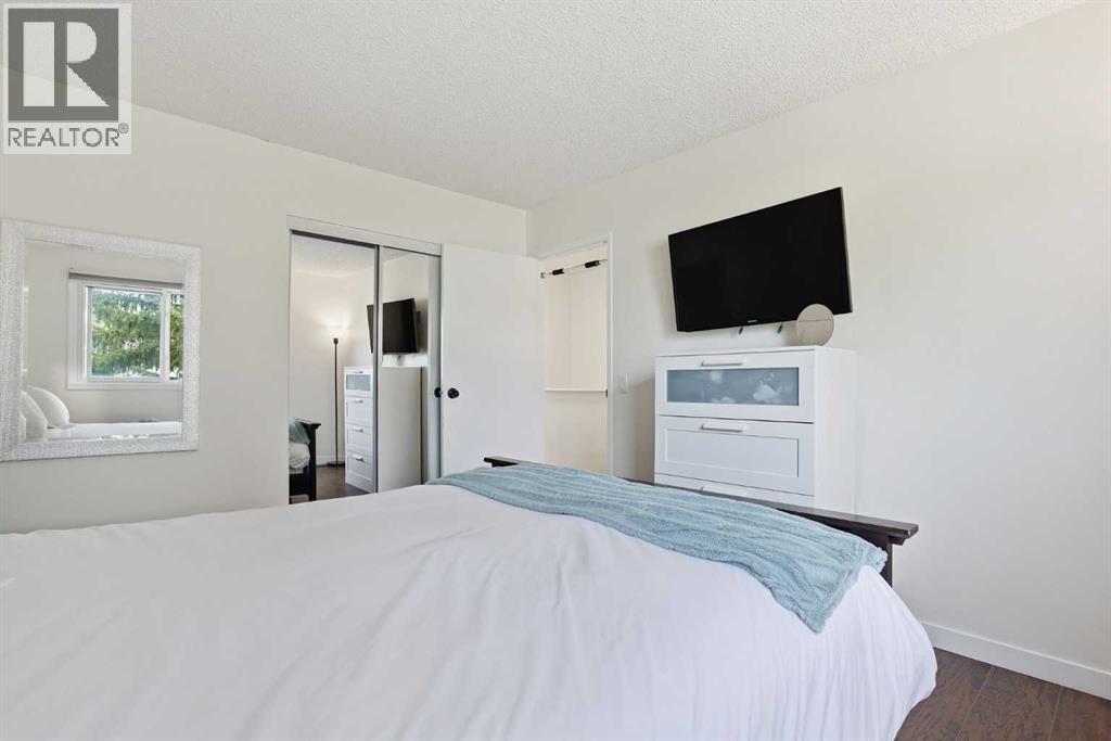 #13 131 Templehill Drive NE - 23
